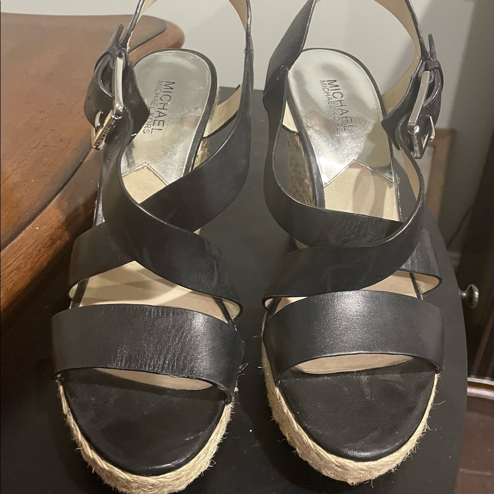 MK Wedges Size 10